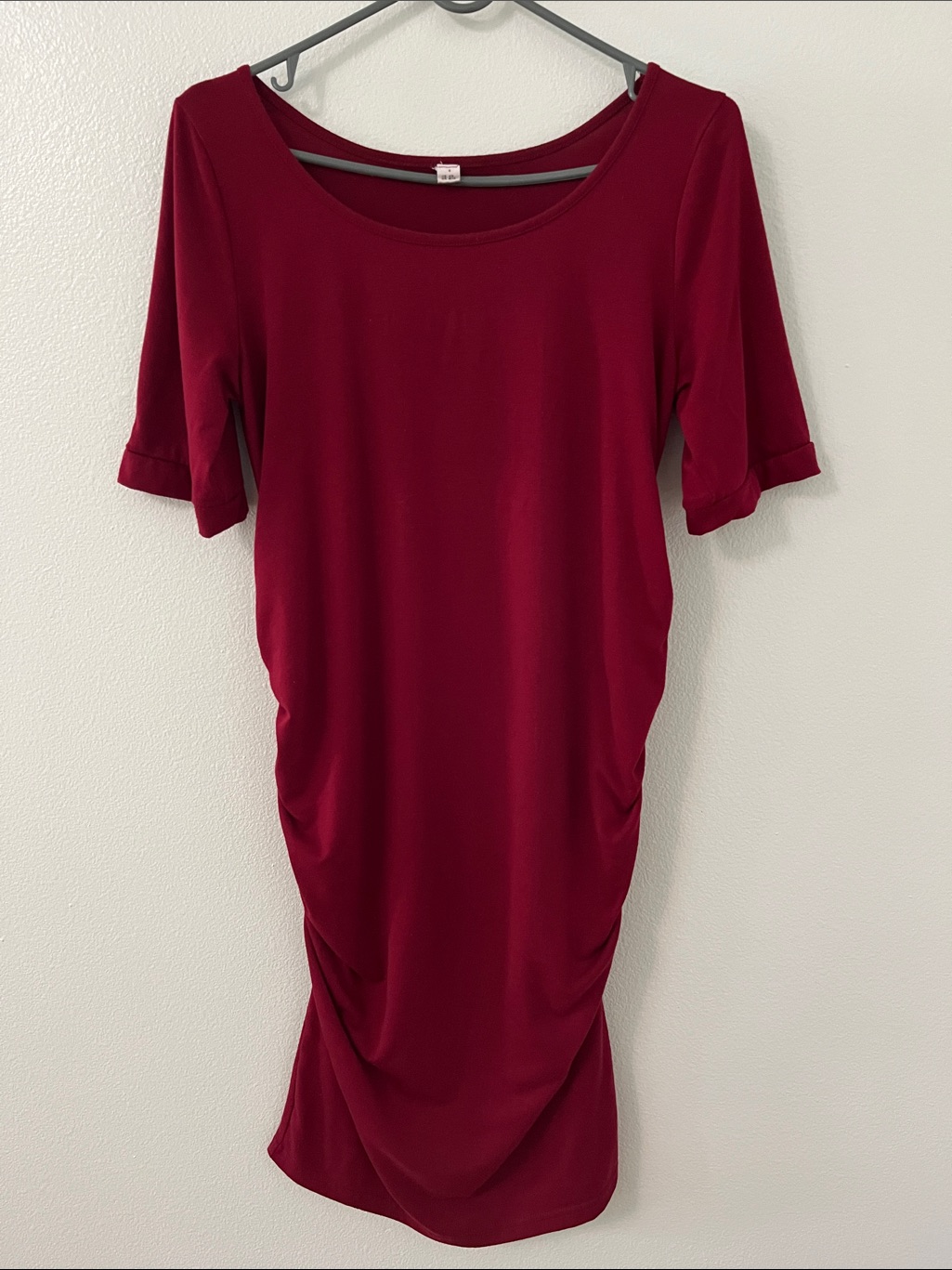 Women’s Scoop Neck Maternity Midi Dress - Deep Red
